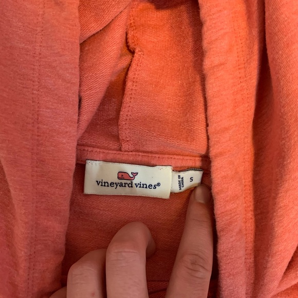Pink vineyard vines hoodie - Picture 4 of 5